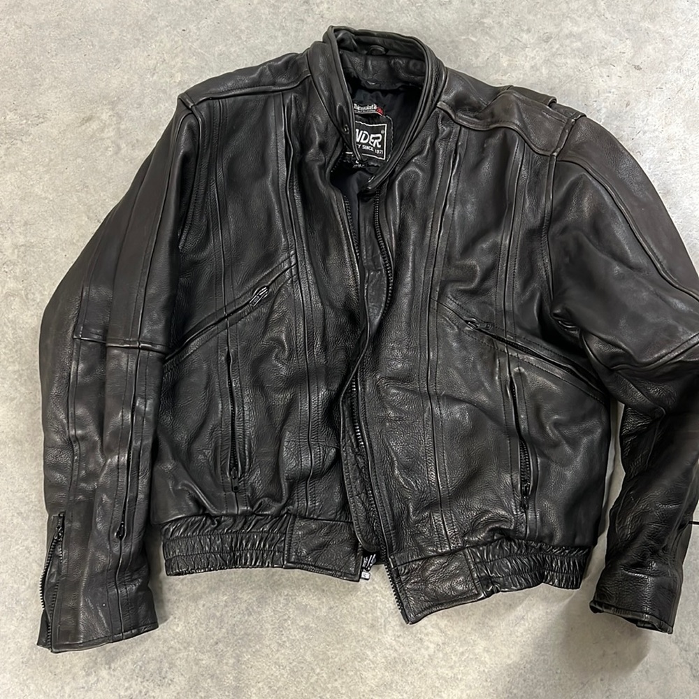 VINTAGE MENS RAIDER LEATHER MOTORCYCLE JACKET SZ 48